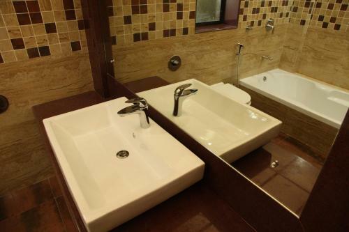 Hotel Ravikiran