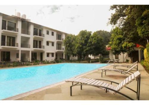 Hotel Riverside Resort In Lap Of Nature