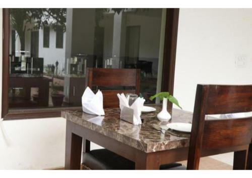 Hotel Riverside Resort In Lap Of Nature