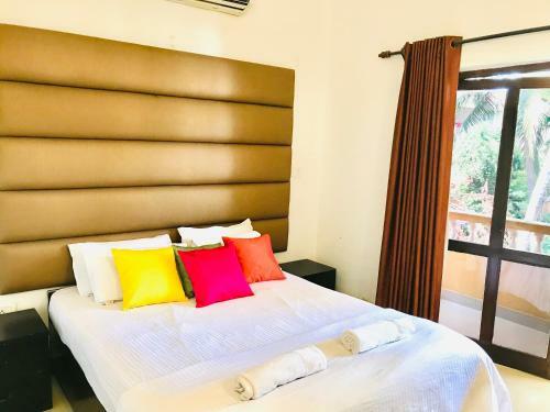 Villa 6 Bhk With Pool & Jacuzzi.
