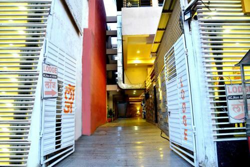 Hotel Pandharinath Lodge