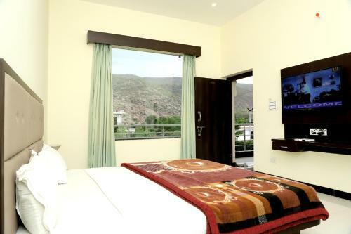 Hotel Aravali Hills Resort