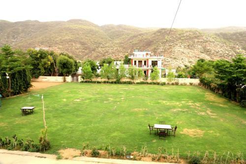 Hotel Aravali Hills Resort