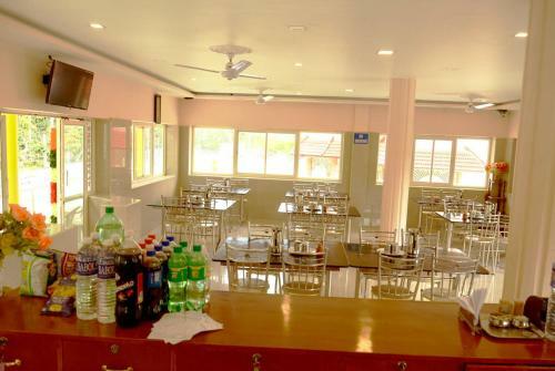 Hotel La Flora Paradise Residency ,yercaud