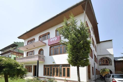 Hotel Oyo 4692 Ks Palace Srinagar