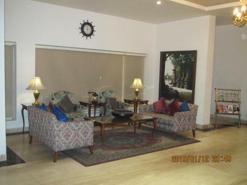 Hotel Econostay Misty Oaks