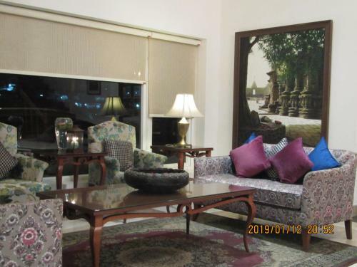 Hotel Econostay Misty Oaks