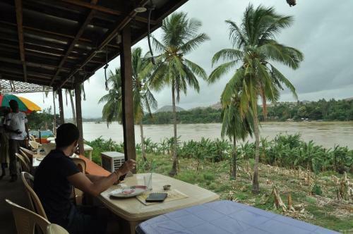Hostal Archana Guest House River View