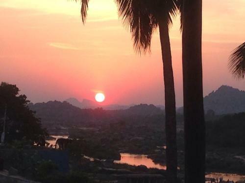 Hostal Archana Guest House River View