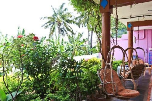 Hostal Archana Guest House River View