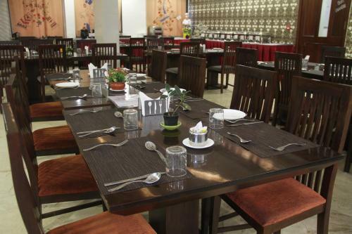 Lakshmi Hotel