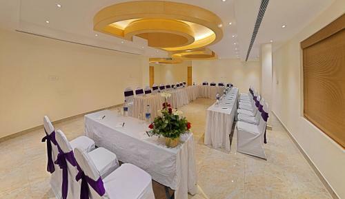 Hotel Poppys Anukula Residency