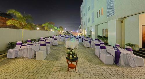 Hotel Poppys Anukula Residency