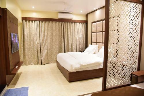 Hotel Awana