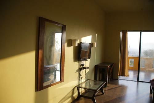 Hotel The Yellow Retreat