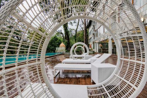 Hotel Elixir Hills Suites Resort And Spa