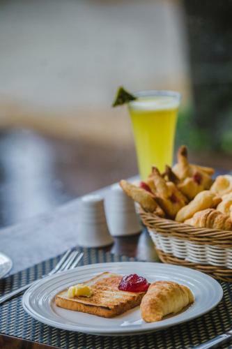 Hotel Elixir Hills Suites Resort And Spa