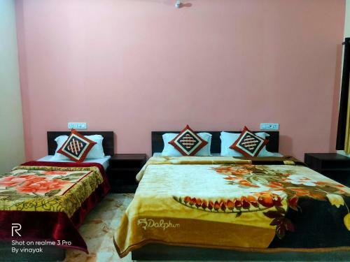 Hostal The Village Heart