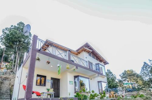 Hostie Sharanam - Mountain Villa