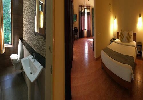 Hotel Falling Waters
