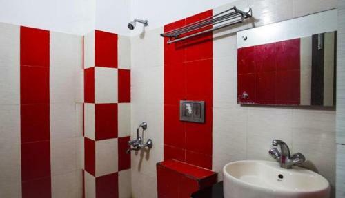 Hotel Larica Holiday Inn Tarapith