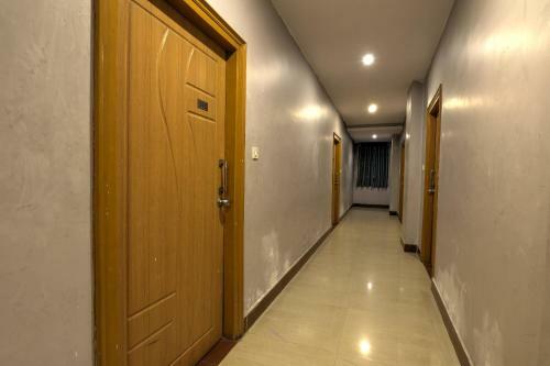 Hotel Oyo 14027 Dsr Residency