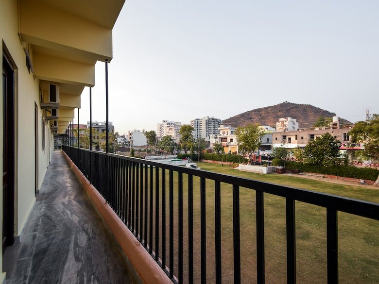 Oyo 26659 Hotel Parmanand Garden