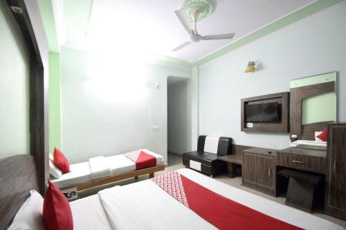 Oyo 5876 Hotel Ks International