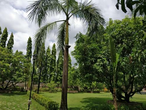 Hotel Pushp Vatika Resort & Lawns