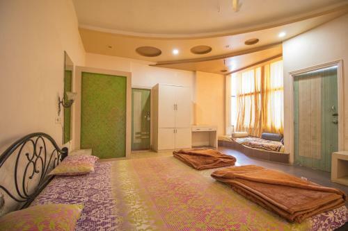 Hotel Bhimas Paradise