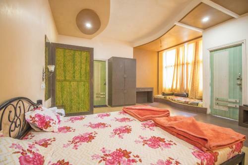Hotel Bhimas Paradise