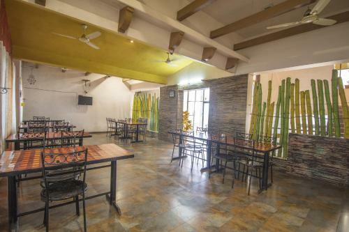 Hotel Bhimas Paradise