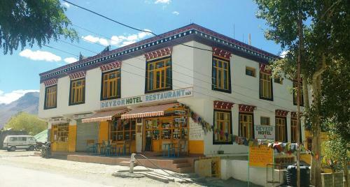Hotel Deyzor