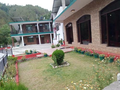 Hotel Holiday Resort River View