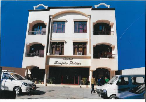 Hotel Sanjeev Palace