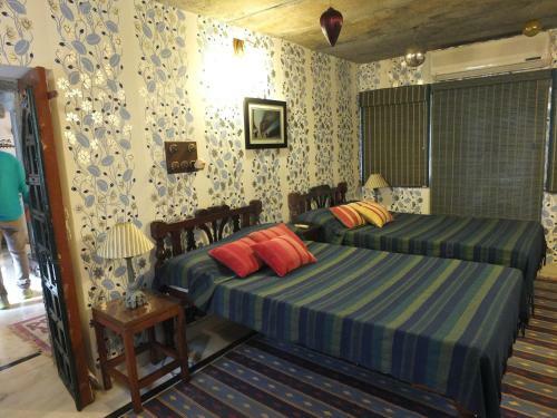 Hotel Udai Bilas Palace