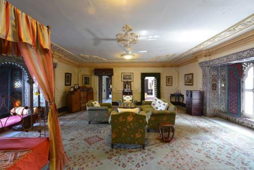 Hotel Udai Bilas Palace