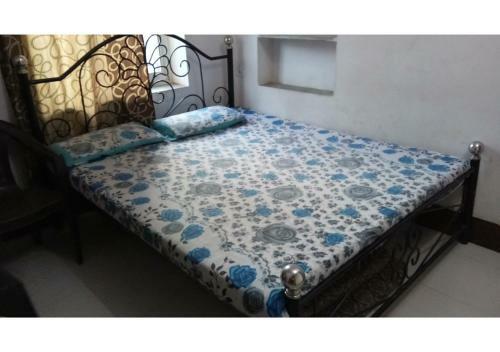 Hotel Budget Rooms On Vip Road