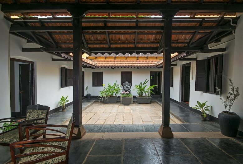 Bed & Breakfast Laika Heritage Stay