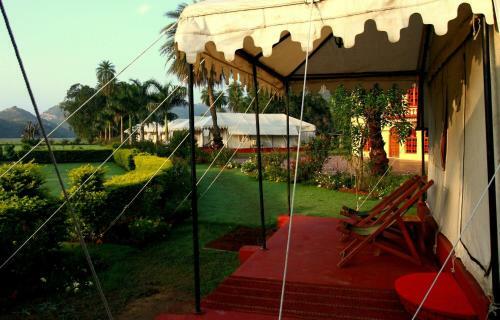 Hotel Ummaid Bagh Resort