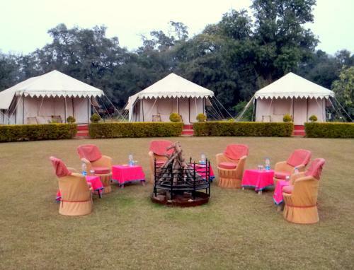 Hotel Ummaid Bagh Resort