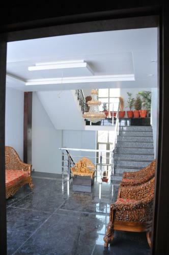 Lodge Hotel Prabhu Residency