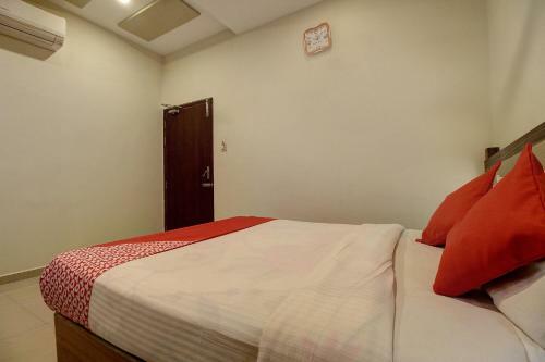 Hotel Oyo 14706 Temple City Lake Inn