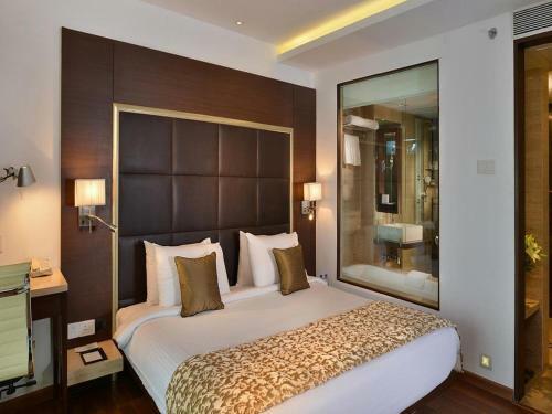 Hotel Majestic Court Sarovar Portico