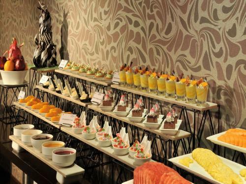 Hotel Majestic Court Sarovar Portico