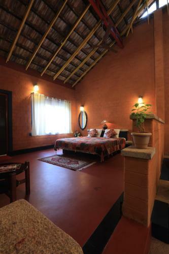 Hotel The Village