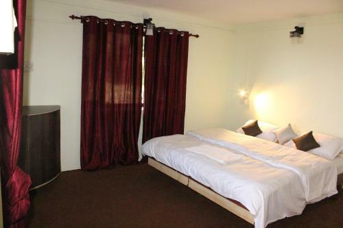 Hotel Fearless Cloud