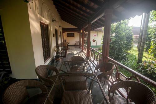 Siddhanta Manor