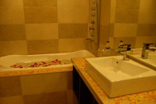 Hotel Silver Sands Beach Resort