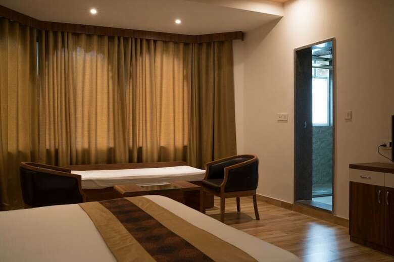 Hotel Rishika Clarks Inn